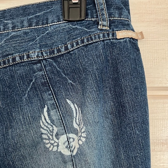 Vintage Rocawear Flare Bell
Bottom Stretch Blue Jeans
Womens Size 7 / 8 - Picture 5 of 13